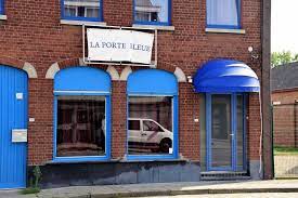 See more of borsalino wevelgem on facebook. Miserie Aan Huisje Van Plezier Buren Van La Porte Bleue Zijn Overlast Van Bordeel Beu Kw Be