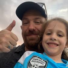 Tom Lewis (@lewistv)