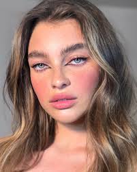 Another Bts Of Beautiful Giulianaxgg Flushed Cheeks Freckles And Sultry Liner Nikki Makeup Beauty Makeup Makeup Looks Hair Makeup