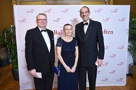Check spelling or type a new query. Fotos Sciball20 Red Carpet Wiener Ball Der Wissenschaften 2022
