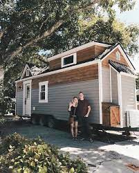 Traveling Nurse And Fiance Build Tiny House Together Tiny House Trailer Tiny House On Wheels Tiny House Cabin