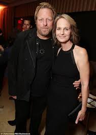 They got married after five years of their relationship in 1999, and they got divorced in 2000. Helen Hunt 2021 Dating Net Worth Tattoos Smoking Body Measurements Taddlr