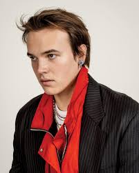 Stanley Simons x Vogue #stanleysimons Photographer: @stefanruizphoto Hair:  @mustafayanaz Makeup: @susiesobol Tailor: @victoria_yee_wow