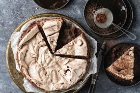 Schokolade Haselnuss Meringuekuchen Rezept Schokolade Haselnuss Lebensmittel Essen Rezepte