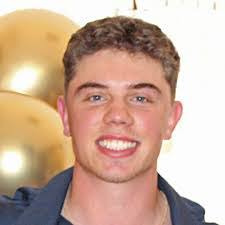 Spencer Craig's Instagram, Twitter & Facebook