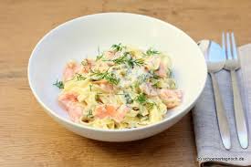 Linguine Mit Raucherlachs Creme Fraiche Und Noilly Prat Schoner Tag Noch Rezepte Raucherlachsnudeln Geraucherter Lachs