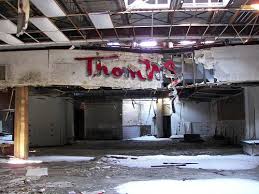 Thom Mcan Dixie Square Mall Harvey Il The Mall Opened In 1966 Closed In 1978 The Mall Had One Last Hurrah As Abandoned Abandoned Malls Abandoned Castles