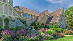 Casual elegance is the signature style here, using color, texture and quality fresh flowers in each floral design. 172 Cedar St East Hampton Village Fringe New York Youtube