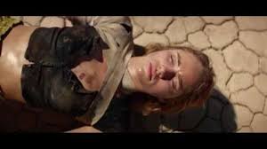 While trying to navigate the unforgiving landscape, arlen is captured by a savage band of cannibals led by the mysterious miami man (momoa). The Bad Batch Film Trailer Kritik