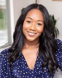 Ramona Wells's Instagram, Twitter & Facebook