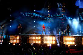 As the most famous artist in the eastern country ,wang feng performed a disco song which made people crazy,including jessie j.now the song is well known everywhere,enjoy! Wang Feng Singer Wikipedia