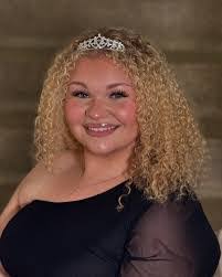 Elise Davis's Instagram, Twitter & Facebook