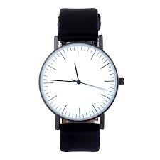 Un choix unique de montre femme cadran rond disponible dans notre magasin. Montre Avec Un Cadran Rond A Fond Blanc Bracelet En Cuir Veritable Noir