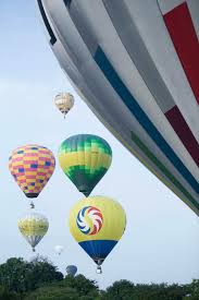 Penuntut universiti meninggal dunia selepas terjatuh dari belon udara panas yang berketinggian 10 meter di bandar zhuzhou di sini, jumaat minggu lalu. 10 Sebab Anda Wajib Bawa Family Ke Pesta Belon Udara Panas Antarabangsa Putrajaya Ke 10