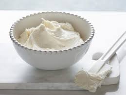 Simple buttercream is made by creaming together fats (butter, margarine, or vegetable oil shortening) and powdered sugar, typically icing sugar, to the desired consistency and lightness. 7 Cara Membuat Butter Cream Yang Legit