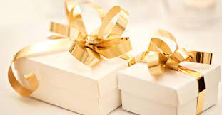 Every wedding deserves gifts that are just as memorable as the occasion. A Guide On How To Choose The Right Wedding Gift