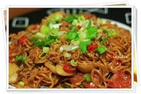 Masukkan mie telur yang telah ditiriskan. Resep Mie Goreng Telur Special Resep Mie Goreng Spesial