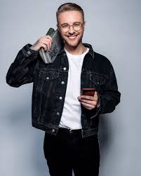 The reason for this was the photo, which egor himself published on his instagram page. Chitaete Knigi Egorkreed Like4like