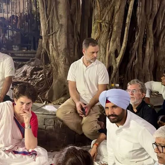Nine-hour INDIA bloc sit-in ends in detention of Rahul, Priyanka Gandhi as Delhi Police moves in