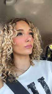 Hi, I'm Kim! I'm a stylist with 15 years of experience. We just moved here,  and I'm so grateful to have spent the past few months in Fayetteville  meeting amazing clients and