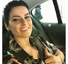 Résultat de recherche d'images pour "nelly furtado"