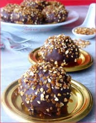 Choux Facon Rochers Au Praline Avec Images Recette Dessert Gateaux Et Desserts Recette