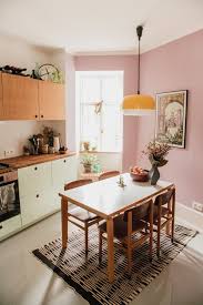 It is based on the dc/vertigo comics limited series of the same name by ollie masters and ming doyle. The White Room Sophia And Billy S Vesterbro Apartment