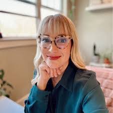 Casey Landry's Instagram, Twitter & Facebook