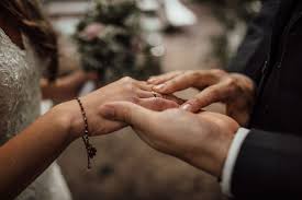 Es ist groß und isst eicheln, verschiedene würmer, wurzel, mäuse, pilze. Maike Mathias Waldhochzeit In Nrw Hochzeit Wald Hochzeitsfotograf Hochzeitslocation