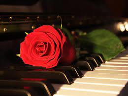 Totusi, originalul ramane una dintre cele mai frumoase melodii romantice din lumea considerata drept cea mai frumoasa melodie romaneasca din toate timpurile, tu esti primavara mea se afla in fruntea din topului nostru. Top 10 Cele Mai Romantice Melodii Romanesti Din Toate Timpurile