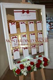 Plan De Table Sur Miroir Blanc Et Rouge Bordeaux Par Mon Jardin D Amour Deco Mariage Blanc Decoration Mariage Romantique Table Mariage Romantique