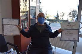 Yüksek onur öğrencisi nasıl olunur? Bedensel Engeline Ragmen Okuma Askiyla Hayata Tutundu