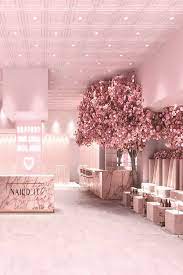 A Imagem Pode Conter Area Interna Hair Salon Interior Nail Salon Interior Design Nail Salon Interior