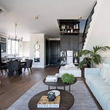 Los fundamentales que nunca podemos perder de vista son los materiales y el uso de colores y tejidos. Decoracion De Interiores Una Reforma Que Actualiza La Casa Familiar Foto 1