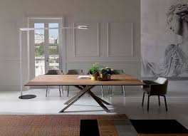How big your dining table should be depends largely on where you are going to place it and how many family members you have. Red Dot Design Award 2016 For Ozzio Italia