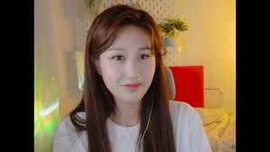 가수 김유라♡ 고추