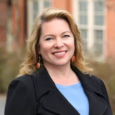 On today's #FutureAlumniFriday, meet senior student Annie Wise '21. ⁣ ⁣ A  native from Tulsa, Oklahoma, Annie is a licensed pilot who has clocked over  80 hours to date. “When I am