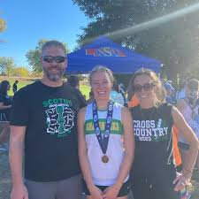 This week's athletes of the week are 4/c Mary Faltys and 2/c Jimmy Stover  (USMA exchange student)! Congratulations to these amazing runners for their  outstanding performances this week. Keep up the good