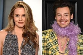 Cosa succederebbe se le vite di harry styles, l'idiota per eccellenza, e sophia martin, una sotuttoio dal passato burrascoso, si trovassero intrecciate, di punto in bianco, senza avere più la forza di lasciarsi andare? Harry Styles