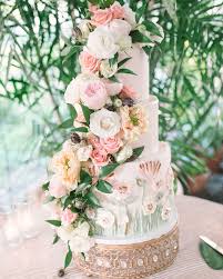 Make some tiers in soft pastel shades to create a bigger impact and make a soft statement. 29 Ways To Turn Your Wedding Into A Secret Garden Garden Wedding Cake Spring Wedding Wedding Cakes