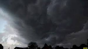 Bij code geel is er mogelijk kans op gevaarlijk weer, waarbij het raadzaam is op te letten, vooral onderweg. Donderdag Mogelijk Opnieuw Noodweer Akkerwijzer Nl Nieuws En Kennis Voor De Akkerbouwers