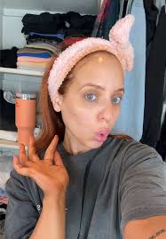 stitch with @Kendra Hatch ok I think the self tan contour was a succe...