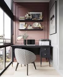 Une Touche De Vieux Rose Sur Un Pan De Mur Suffit A Reveiller Un Bureau Entre Noir Et Gris Bureau A Domicile Deco Appartement Deco Maison