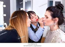 student makeup tutorial lesson