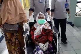 Info cpns pppk gaji pns lowongan kerja bumn kementerian lembaga negara. Sepuluh Pasien Sembuh Covid 19 Di Rs Phc Surabaya Disambut Suka Cita Antara News