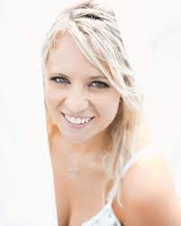 Keri Crooks's Instagram, Twitter & Facebook