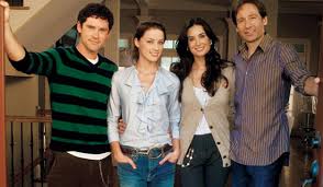 Just from the trailers, i am buying the hard business woman persona, but i just don't see where his sudden. Movie Preview For The Joneses Starring Demi Moore David Duchovny Amber Heard And Ben Hollingsworth Popsugar Entertainment