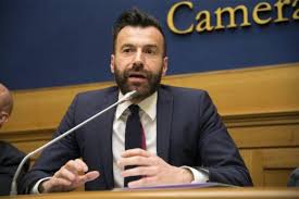Alessandro zan (pd), politico e attivista lgbt egli stesso vittima di discriminazioni e aggressioni a causa della sua omosessualità. Legge Contro Omotransfobia Zan Approvazione Spero Primavera 2021