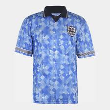Evoking memories of the 1982 world cup finals, the score draw england home shirt is a replica of what players like kevin keegan, ray wilkins and roll back the years in style with this retro inspired score draw england 1982 world cup finals home shirt. Score Draw England Mens Ss Third Shirt 1990 Footy Com