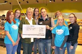 The edekabank was founded in 1914 and, from 1923, central billing was introduced. Edeka Azubis Unterstutzen Celler Hospizarbeit Celler Presse Was Celle Bewegt